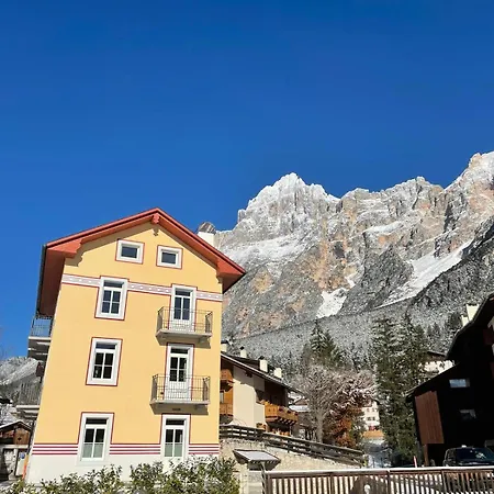 Mansarda Vale E Schena Con Vasca Idromassaggio 4 Posti Letto A Cortina D'ampezzo