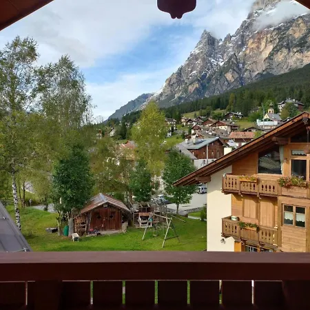 Mansarda Vale E Schena Con Vasca Idromassaggio 4 Posti Letto A Cortina D'ampezzo Lägenhet