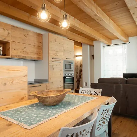 Apartment Mansarda Vale E Schena Con Vasca Idromassaggio 4 Posti Letto A Cortina D'ampezzo