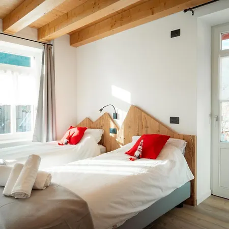 Lägenhet Mansarda Vale E Schena Con Vasca Idromassaggio 4 Posti Letto A Cortina D'ampezzo *