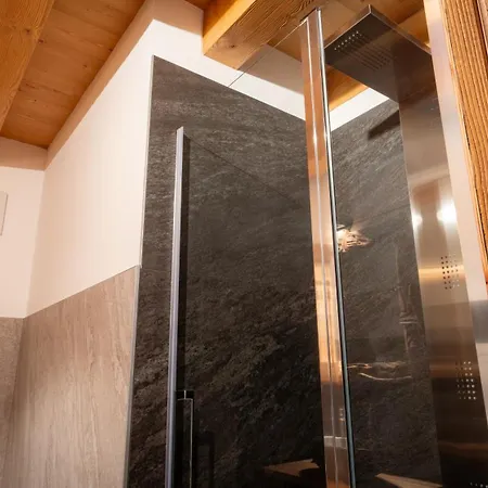 Mansarda Vale E Schena Con Vasca Idromassaggio 4 Posti Letto A Cortina D'ampezzo Lägenhet San Vito di Cadore